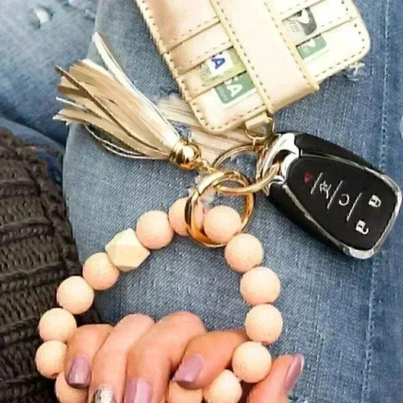 Leopard Beaded Key Ring Wallet Bracelet - Picture 2 of 3